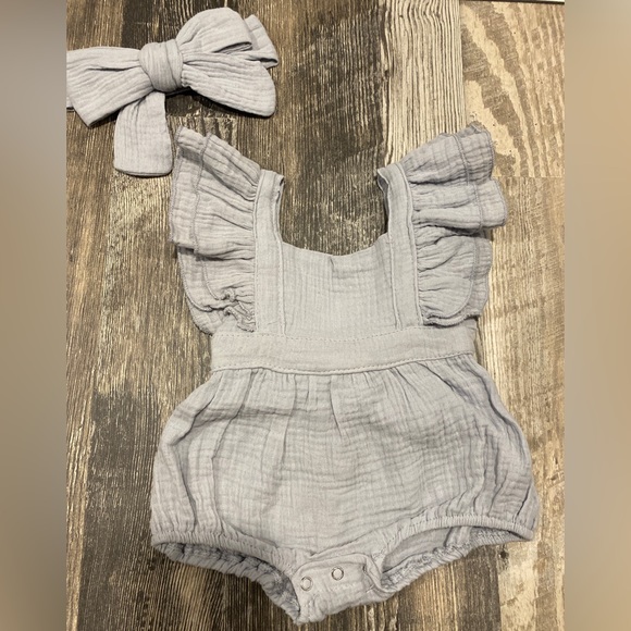 Baby Girl Romper with Headband - Picture 1 of 3